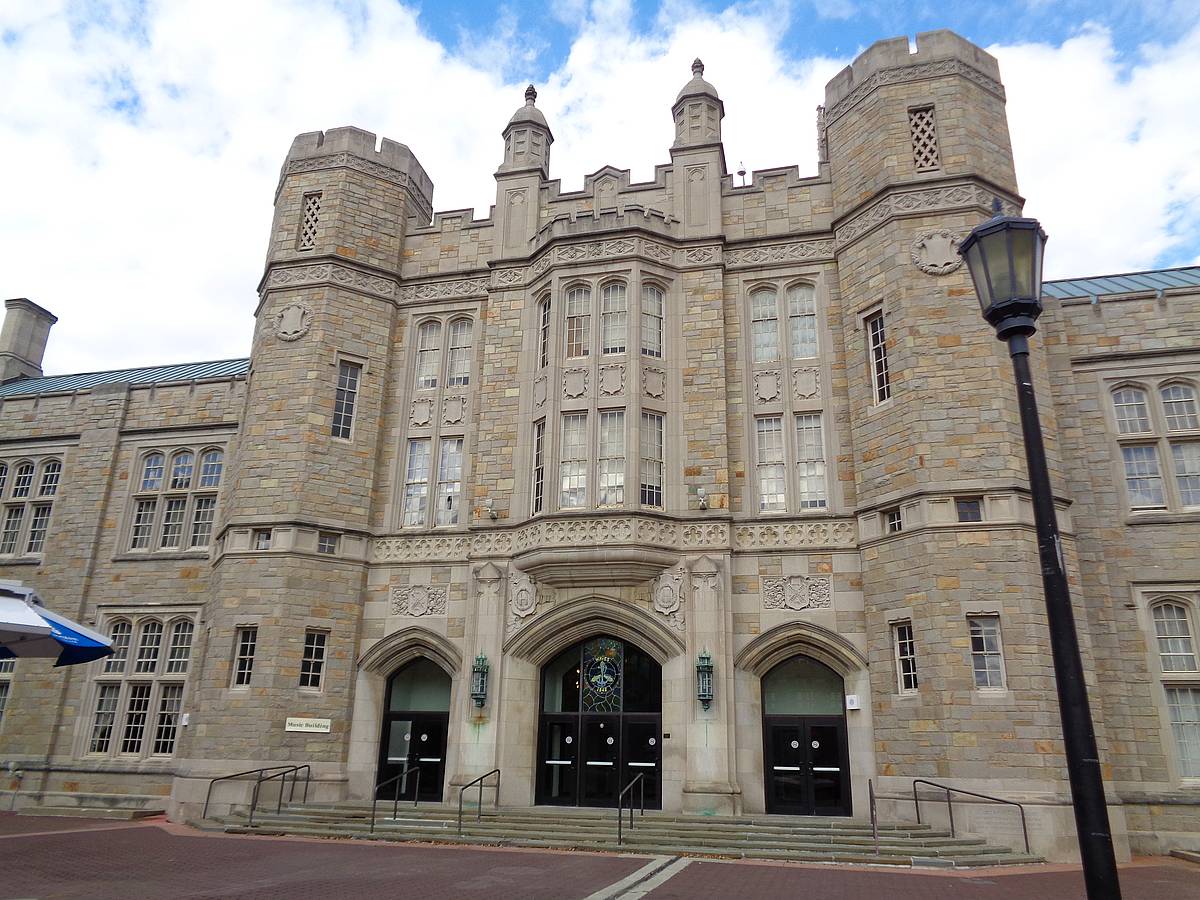 CUNY Lehman College campus