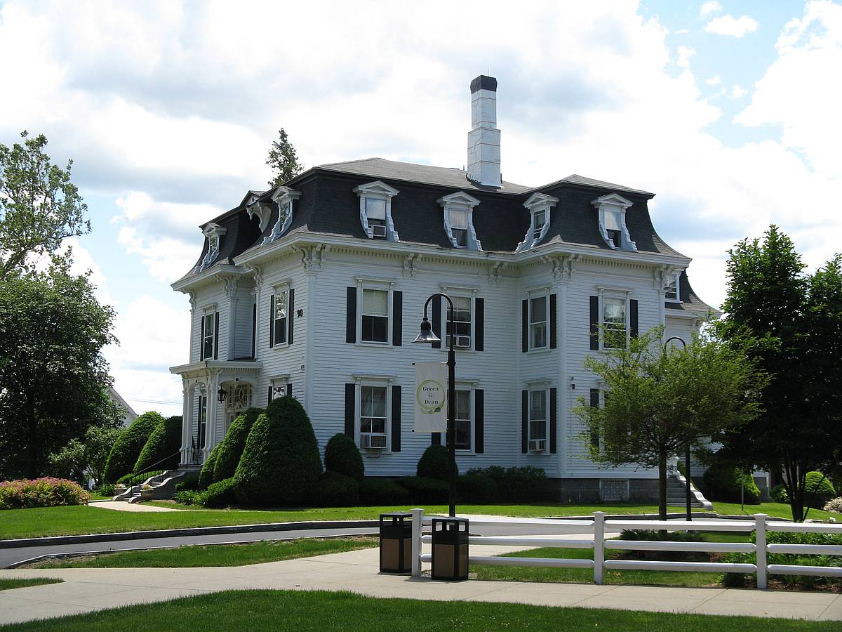 Dean College campus