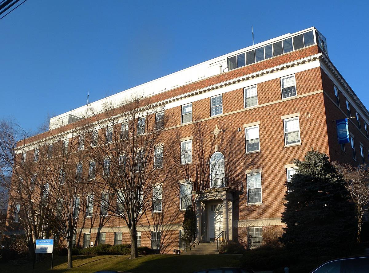 Saint Peter's University campus