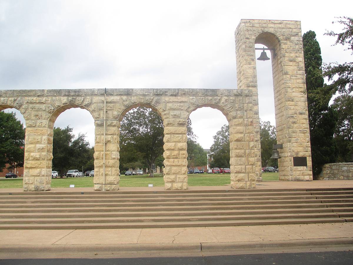 University of Mary Hardin Baylor campus