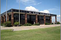 Lee College
