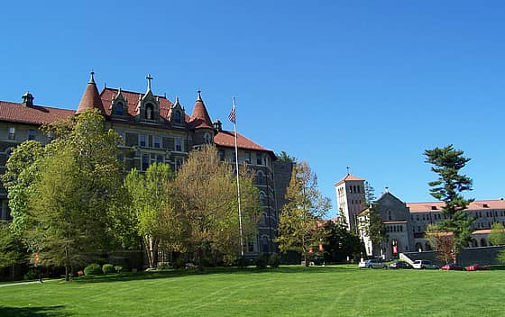 Chestnut Hill College