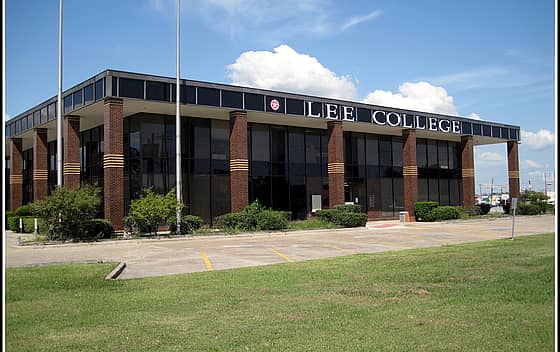 Lee College
